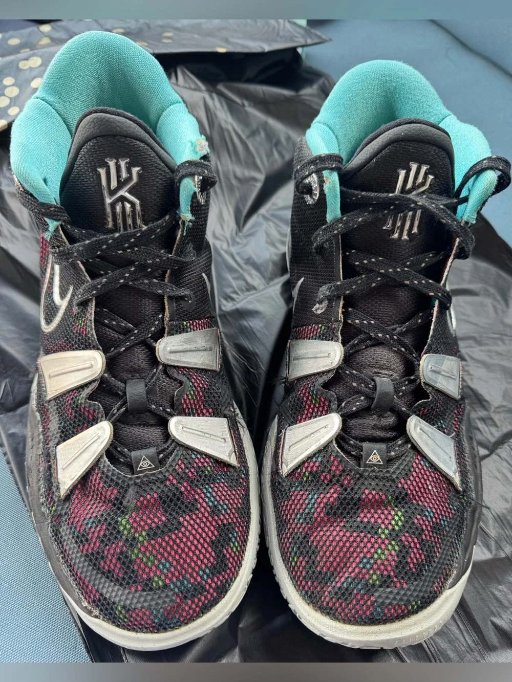 Nike Kyrie 7 GS Pixel Camo Shoes Size 7Y (Fits 7 Men / 8.5 Women) CT4080-008 - Picture 3 of 8